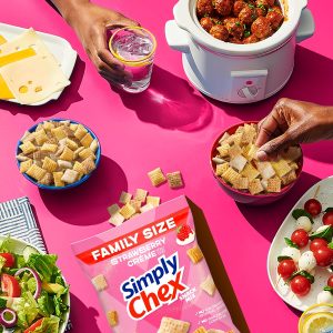 Simply Chex Strawberry Cr??me Flavored Snack Mix. Family Size. 13.5 oz